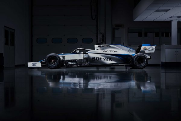 Williams Racing signs Umbro UK as official kit supplier