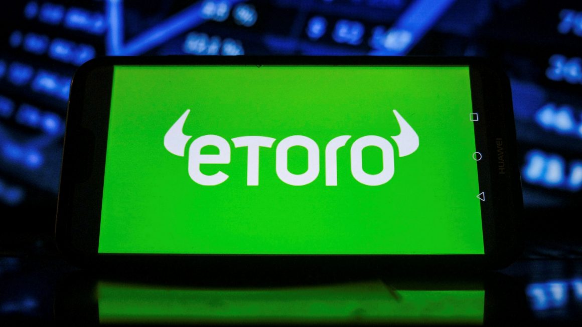 eToro signs agreement with 8 Serie A clubs